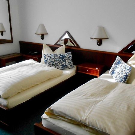 Hotel Froschkoenig Баттенхаузен Экстерьер фото